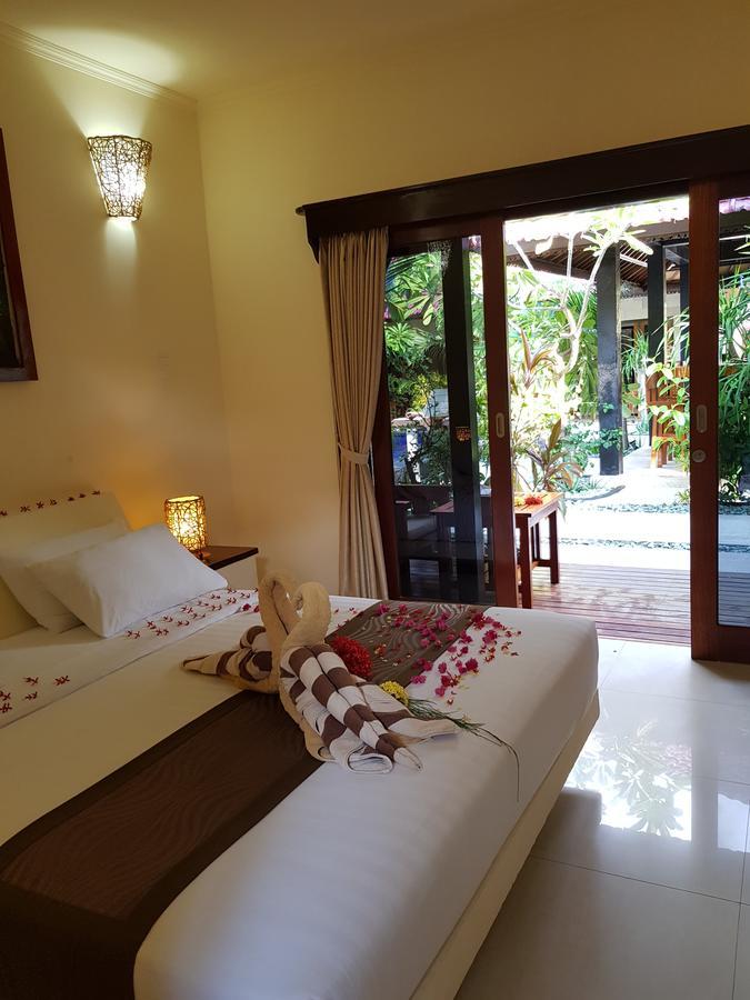 Senang Villa Gili Islands Exterior photo